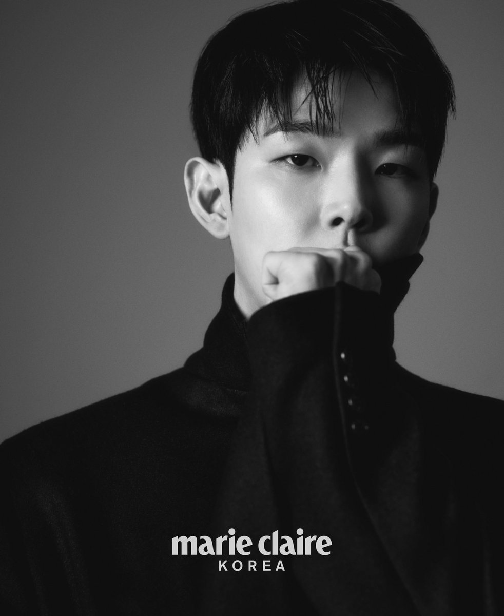 marieclairekr's tweet photo. 서로의 곡을 들으며 새로운 꿈을 꾼 두 남자. 그 음악적 소통이 담긴 싱글 #꽃이피는데필요한몇가지 발매를 앞두고 이들이 함께 #마리끌레르 카���라 앞에 섰다. 태국 배우이자 가수 #누뉴차와린 과 싱어송라이터 #폴킴 의 만남, 그 사적이고 진지한 순간. https://t.co/Mo1L78smSI