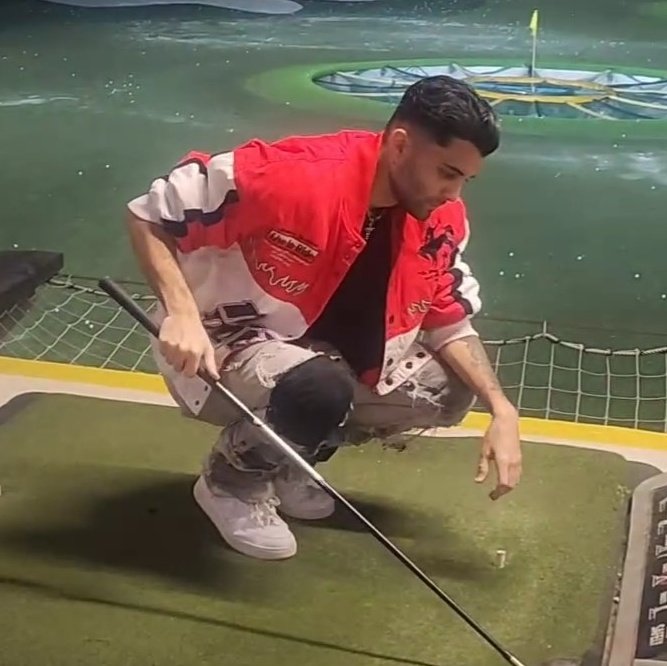 ebcshines's tweet image. No supero lo bien que le queda el rojo