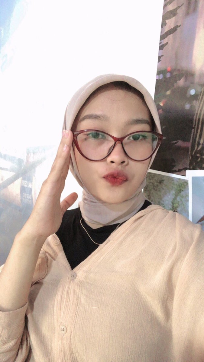 akuuu2_'s tweet photo. Pliss jangan cepet tuaa 🫣 https://t.co/SBRz5aYE8n
