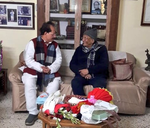 हमारे अभिभावक तुल्य प्रसिद्ध चिकित्सक एवं पूर्व केंद्रीय मंत्री डॉक्टर सीपी ठाकुर जी को पद्म भूषण से सम्मानित किए जाने पर आज उनके आवास पर उनसे मिलकर उन्हें बधाई दी और उनका आशीर्वाद प्राप्त किया। ईश्वर उन्हें स्वस्थ और दीर्घायु जीवन प्रदान करें।
#सेवा_ही_धर्म