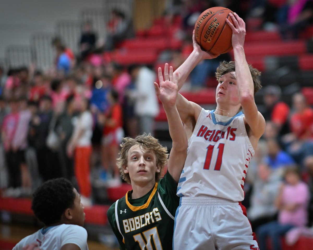 TopsportsN's tweet photo. Red-hot @SHHSThunderbird boys roll to 59-41 UKC win over @Bobcat0912 T-Birds' 10th win in 11 games. ...
https://t.co/BOvahBnqhy https://t.co/qGIeCWhiLs