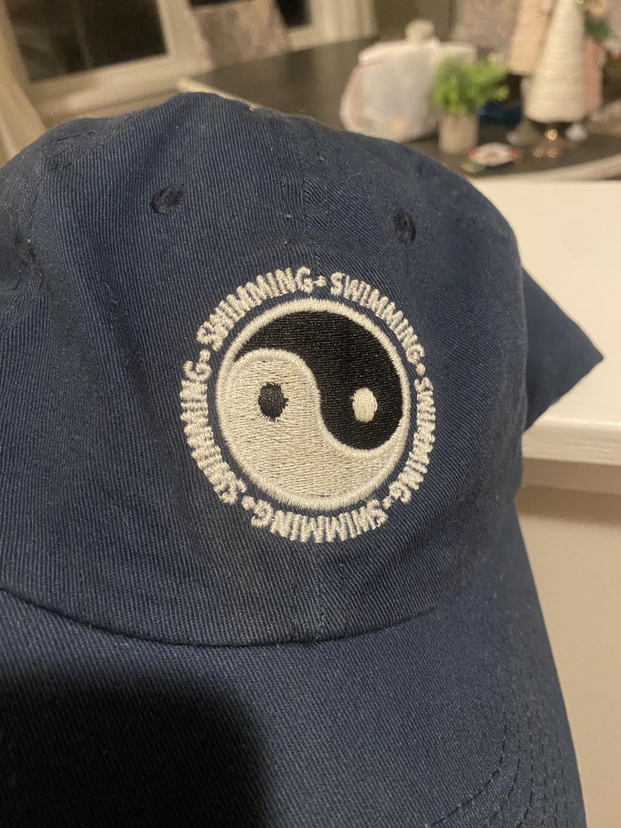 alexis_patnode's tweet photo. @Tapebbeats also you are the only person I’d let sign my mac merch 😂😭from one machead to another i just KNOW he would’ve loved your Mac flips if he heard them fr 🥺 https://t.co/n35JxSYBt6