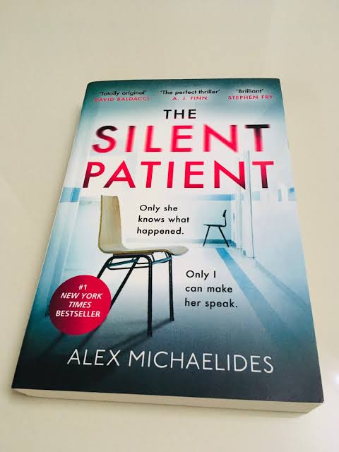 MzTinzle's tweet photo. JANUARY:
1. "The Silent Patient" ~ Alex Michaelides.
2. "The Midnight Library" ~ Matt Haig.
3. "The Nigerwife" ~ Vanessa Walters.
4. "Like A Mule Bringing Ice Cream To The Sun" ~ Sarah Ladipo Manyika.
5. "Yellowface" ~ R. F. Kuang.
#BookDump #Dump https://t.co/lioshl8sje