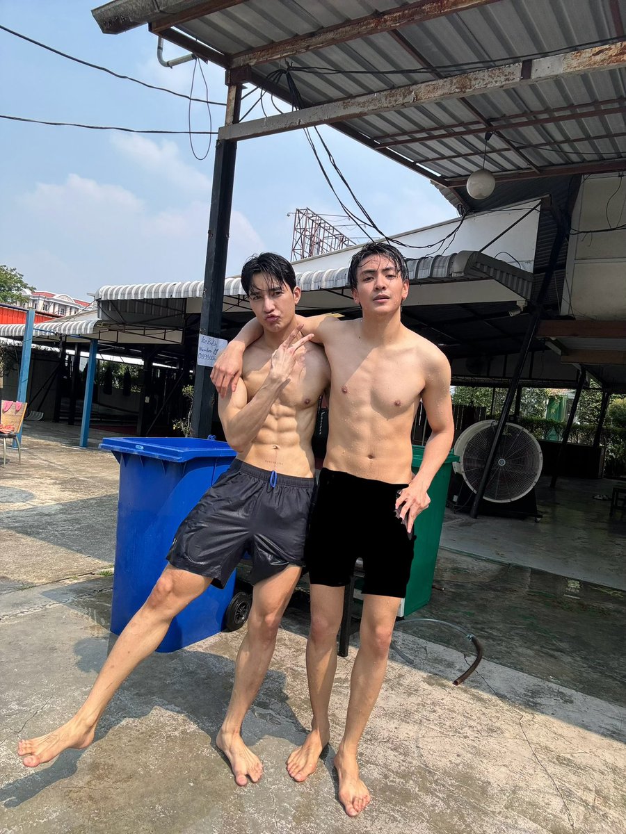 Earth_Pirapat's tweet photo. 🥊 @ChenRcj  #PloysYearbook https://t.co/O6G3dJPFWG