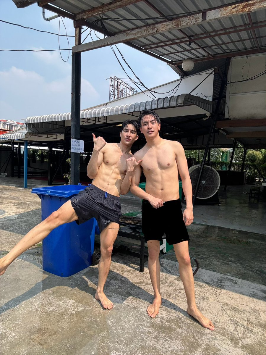 Earth_Pirapat's tweet photo. 🥊 @ChenRcj  #PloysYearbook https://t.co/O6G3dJPFWG