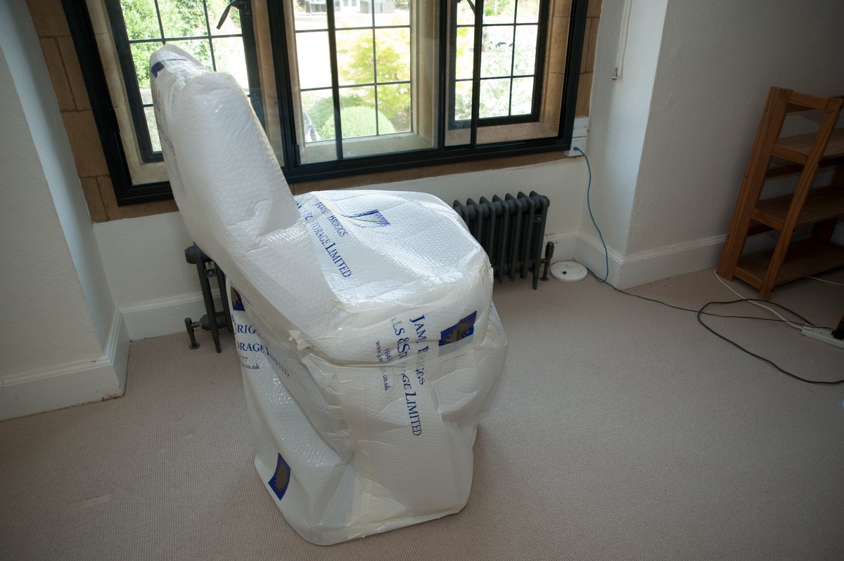 JBriggsRemovals's tweet photo. Don't forget we can wrap your items carefully, thoroughly & professionally, so they won't get damaged during your move. Just let us know if you need this service & we'll happily provide you with a quote. #moving #museummove #housemove #librarymove https://t.co/TCNdmccCnk