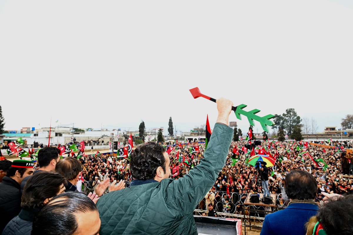 MalikShehbazK's tweet photo. Join the movement for a Pakistan that's inclusive for all! @BBhuttoZardari stands as the beacon of hope for a brighter future. Let's make our voices heard, let's vote for progress #MalakandWithBilawal 
 #چنو_نئی_سوچ_کو https://t.co/A3EtsyHOet