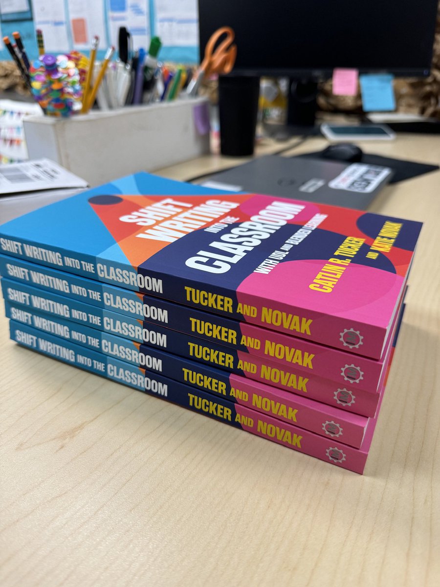 There’s nothing like coming back from a PD day to the gift of books on your desk! Thank you @HolmesMS_FCPS for supporting our learning and growth in #UDL and #blendedlearning! @KatieNovakUDL @Catlin_Tucker #fcpssbts