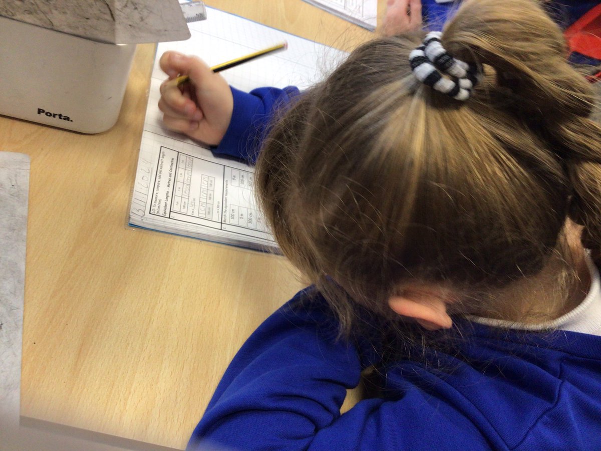DeltaMerseyYr3's tweet photo. In Maths, we are using our knowledge of metres and centimetres to find equivalent lengths ๐ #MPAMaths @DeltaMersey https://t.co/gwEZ6OTUmH