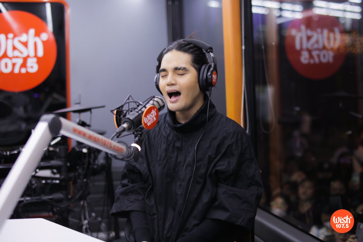 wish1075's tweet photo. Singer-songwriter @imszmc boarded the Wish 107.5 Bus and performed his latest hip-hop and rock-infused originals, "DETERMINADO" and "AKALA," featuring rising artist @josuengmusika. https://t.co/9NPu66q8Yw