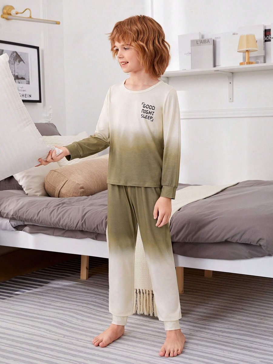 topofstyle's tweet photo. 👍Cozy Dreams Await: Explore The Latest Pajama Sets for Boys!👦
Buy Now 👉 https://t.co/7sg0FDkrot
#pajamaset #ComfyStyle #boys #boysfashion #boysclothing #trending #shopping https://t.co/kgIva9v4T6
