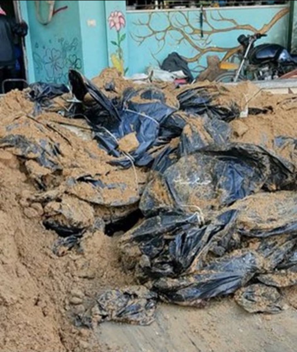 BREAKING: PALESTINIAN BODIES FOUND HANDCUFFED, BLINDFOLDED AND EXECUTED

At Hamad Ben Khalifa School Palestinians were discovered executed, blindfolded, and handcuffed by Israeli forces

Euro-Med Director: “This disturbing scene beneath rubble raises questions and demands