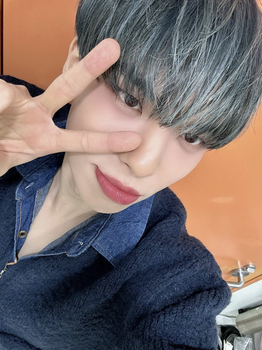 CIX_twt's tweet photo. 픽스가 너무 좋다~.~😛

#CIX #FIX #BX #이병곤 #병곤 #평픽사💙 https://t.co/2jPr5amIT0