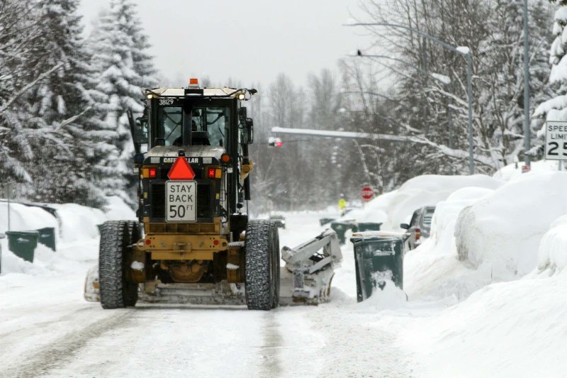 ChrisJ_01's tweet photo. The climate narrative takes another hit as Anchorage witnesses record-breaking snowfall, contradicting earlier claims of a snowless future.
Climate predictions continue to face scrutiny amid real-world observations.
#ClimateReality #SnowfallRecord #ClimateScam https://t.co/YjbsTK0DW4