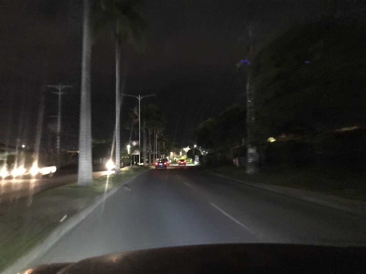 DjLeo2011's tweet photo. No puede ser que dentro de tanta inseguridad existan sectores sin luz @CNEL_EP @servicioscnelep en villa club entre Urb. Cosmos y Galaxia estamos en tinieblas, ya eso tiene casi un mes así. Favor atender con Urgencia https://t.co/B6qWpPqP1d