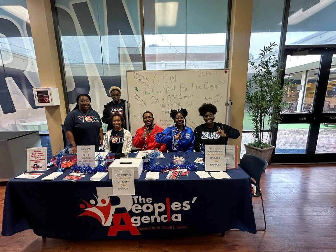 sep_kapsi1911's tweet image. The Lambda Psi Chapter participated in their school's "Be the Change" Week, where they completed various impactful events such as registering students to vote to packing care bags for the less fortunate. 
🔄 @lambdapsi1984
#kapsi1911 #sepkapsi #4thobjective #5thobjective