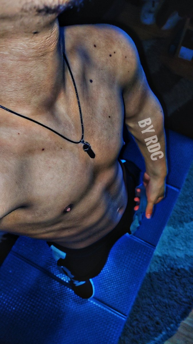 mrrdc_shortking's tweet photo. 😋 Let's do some workout 🏋‍♂️🤼‍♂️ together...Would you like to be your coach? 👨🏻
I can show you some exercises 😏, specially to gain some muscles on diffrent areas 😈

🔴 RETWEET = LISTEN MY ORDERS AS YOUR COACH 🤫 https://t.co/D2LLZ3qk0R