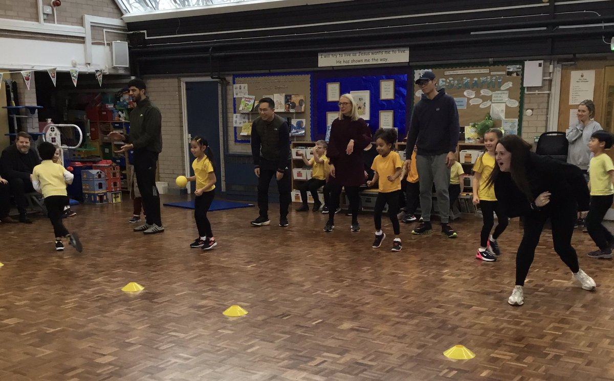 Thankyou Class 1O parents for joining us this morning for our first parent PE session. We hope that you enjoyed it! Great skills & enthusiasm from all! 🏐⚽️🏀🏃‍♂️