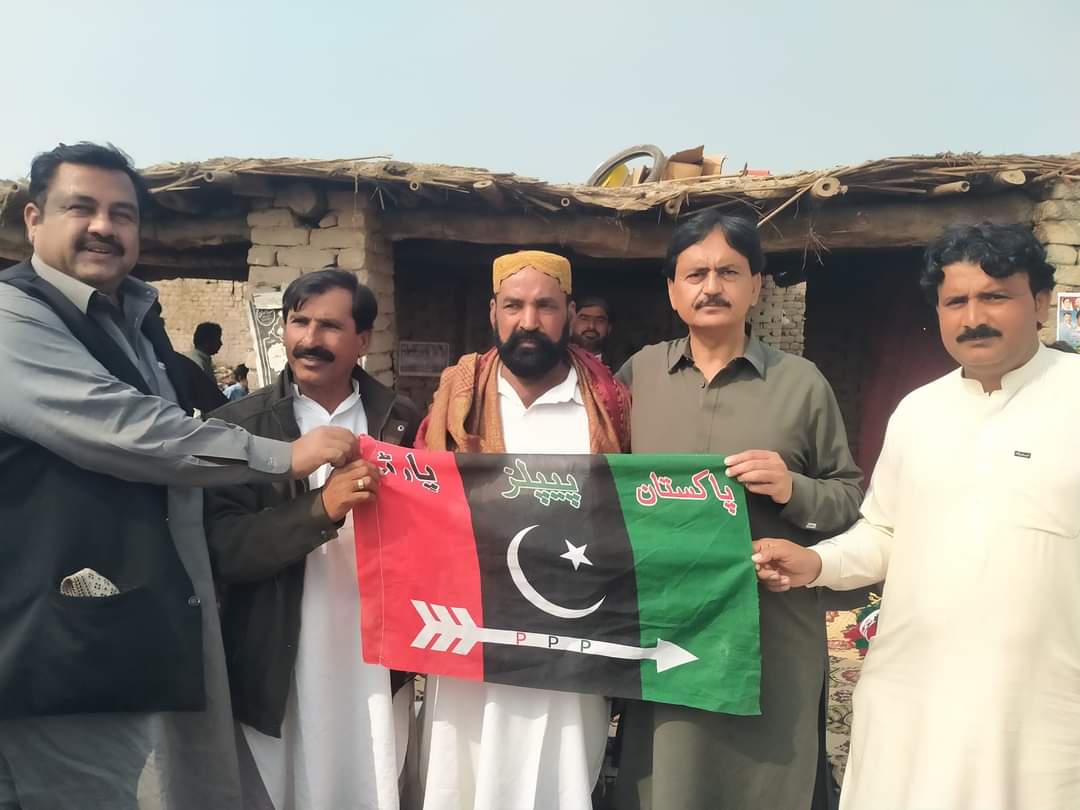 MunirChandioPPP's tweet photo. حلقہ #PS_34 کے نامزد امیدوار
#ممتاز_علی_چانڈیو کی یوسی ابڑان میں مختلف پروگرامز میں شریک ہوئے
جہاں مختلف برادریوں کے معززین نے پاکستان پیپلزپارٹی میں شمولیت اختیار کی اور نامزد امیدوار کی بھرپور حمایت اور الیکشن مہم شروع کرنے کا اعلان کیا
#PS34#Inshallah_MPA @mumtazchandiomp https://t.co/c8GM0PRJVe