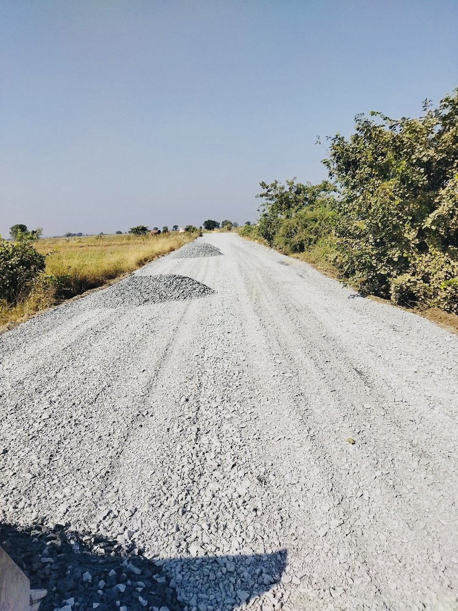 Singam1Chandra's tweet image. Finally After Many Hurdles the Most Awaited Road in Jammalamadugu constituency Peddamudiyam to Allagada Stretch of 46 km Road works picked up pace…
#ApRoads 
#Jammalmadugu