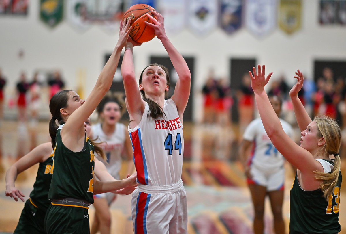 . <a href="/HeightsLadyBB/">Shawnee Heights Girls Basketball</a> outlasts Basehor-Linwood 55-51 for third straight victory. <a href="/KkEmmot/">kk emmot</a> 17 points, <a href="/Breezycanady24/">Breezy Canady</a> 14 points, <a href="/rachelswift44/">Rachel Swift</a> 10 for T-Birds. ...
topsports.news/news/shawnee-h…
