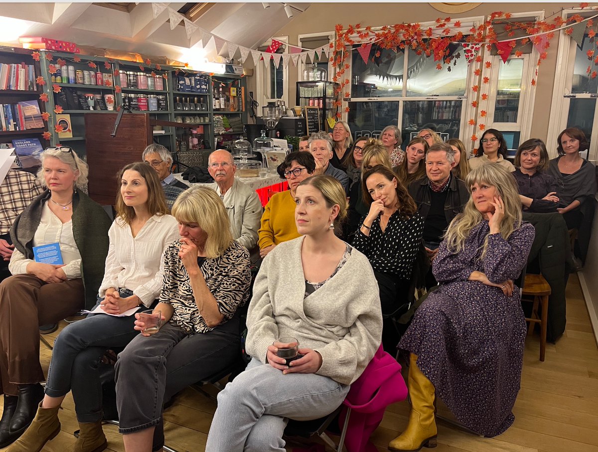 If you're a student/ alumni of the Creative Writing Programme, join us on Thurs 8th Feb at Kemptown Bookshop to hear work from our students and alumni. Tickets are £5. It's a wonderfully inspirational evening and a chance to socialise with fellow writers. eventbrite.co.uk/e/687914269097…