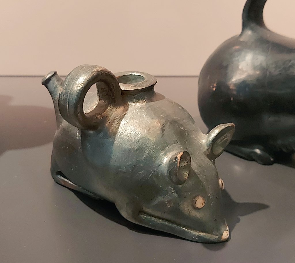 Nina Willburger on X: Visiting the Badisches Landesmuseum today, one of  the many exihibits is a marvellous feeding vessel n the shape of a mouse.  Campanian, 4th century BC.  / X