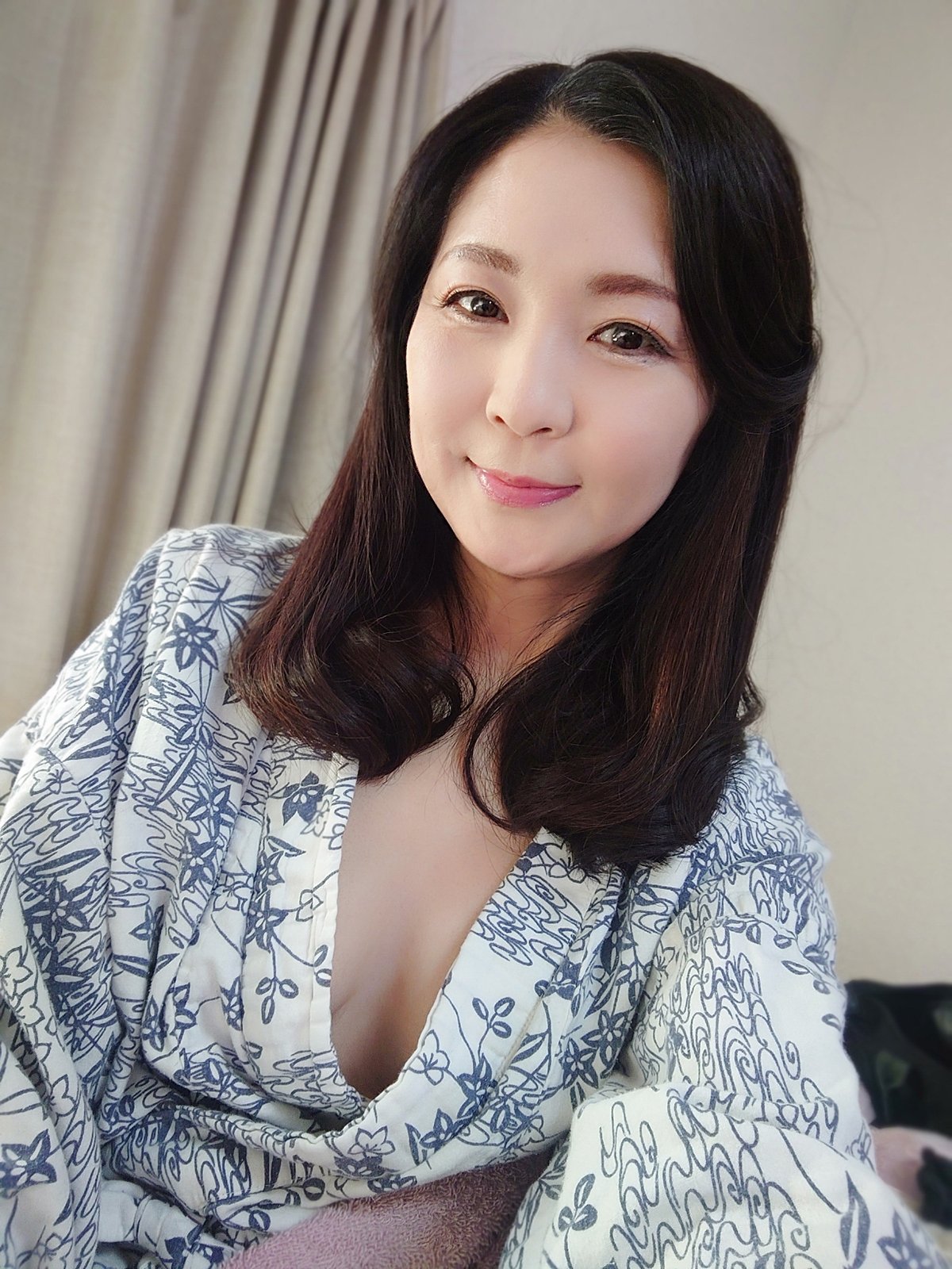 艶堂しおり  / X