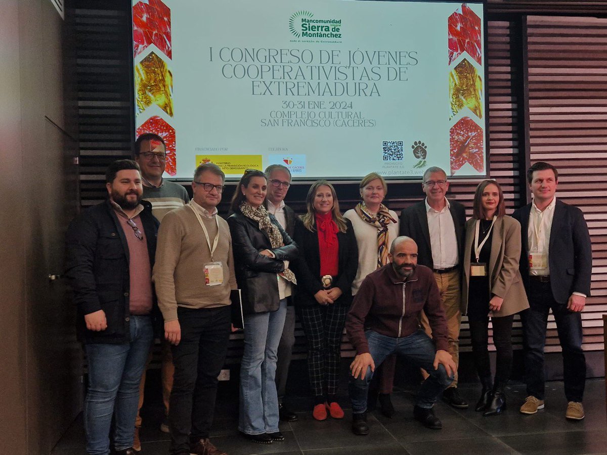 Reto Demográfico (@rdemografico) on Twitter photo ► <a href="/Pacoboya/">Francés Boya Alós</a> ha participado en la clausura del I Congreso de Jóvenes Cooperativistas de #Extremadura, dentro del proyecto 'Plántate 3.0' financiado por <a href="/mitecogob/">Transición Ecológica y Reto Demográfico</a>
"Con el programa de proyectos innovadores estamos generando oportunidades para hacer frente al #retodemográfico" ► <a href="/Pacoboya/">Francés Boya Alós</a> ha participado en la clausura del I Congreso de Jóvenes Cooperativistas de #Extremadura, dentro del proyecto 'Plántate 3.0' financiado por <a href="/mitecogob/">Transición Ecológica y Reto Demográfico</a>
"Con el programa de proyectos innovadores estamos generando oportunidades para hacer frente al #retodemográfico"