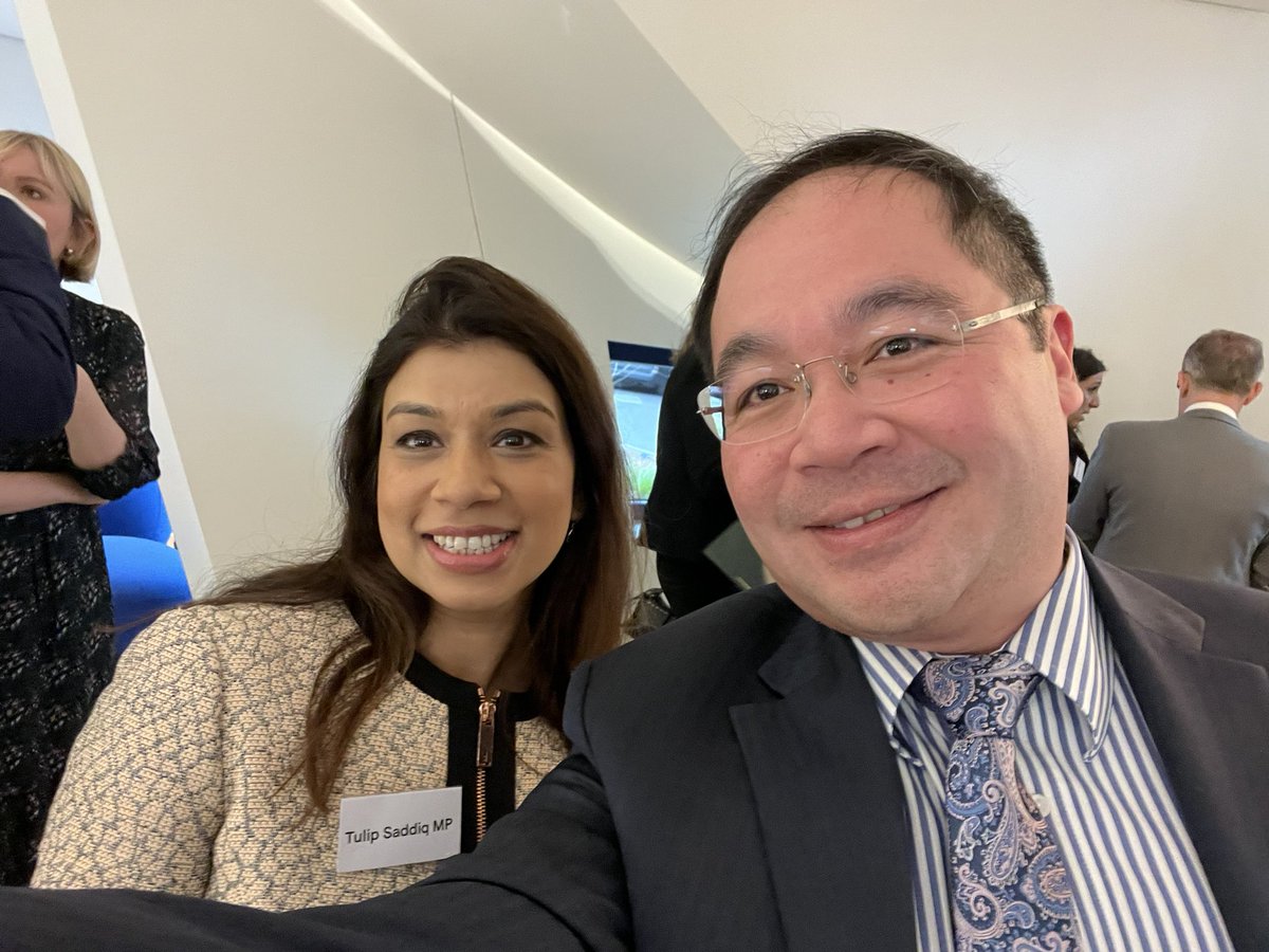 Pleasure to host Her Majesty the Queen at the opening of the new <a href="/MaggiesCentres/">Maggie's Centres</a> at the <a href="/RoyalFreeNHS/">Royal Free London</a> hospital. Thank you to Dame Laura Lee and her team for providing our cancer patients with this beautiful space. Fantastic to catch up with our ever-supportive MP <a href="/TulipSiddiq/">Tulip Siddiq</a>.