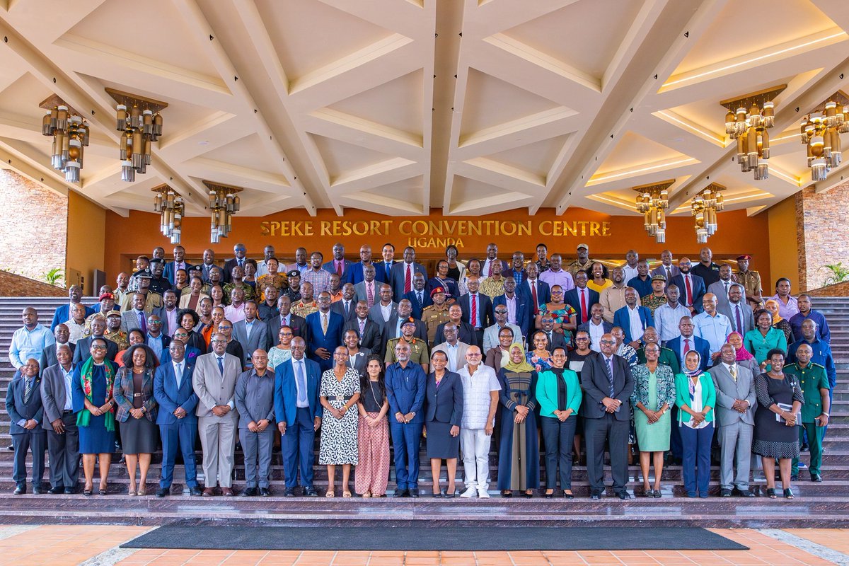UncleBob256's tweet photo. To the Organizing Team for the #NAMSummitUg2024
#G77PlusChina
#IGADSummit
You outdid yourselves. Congratulations @LNakyobe @Tybisa @adoniaayebare @UgandaMFA https://t.co/UEeeBSFHB2