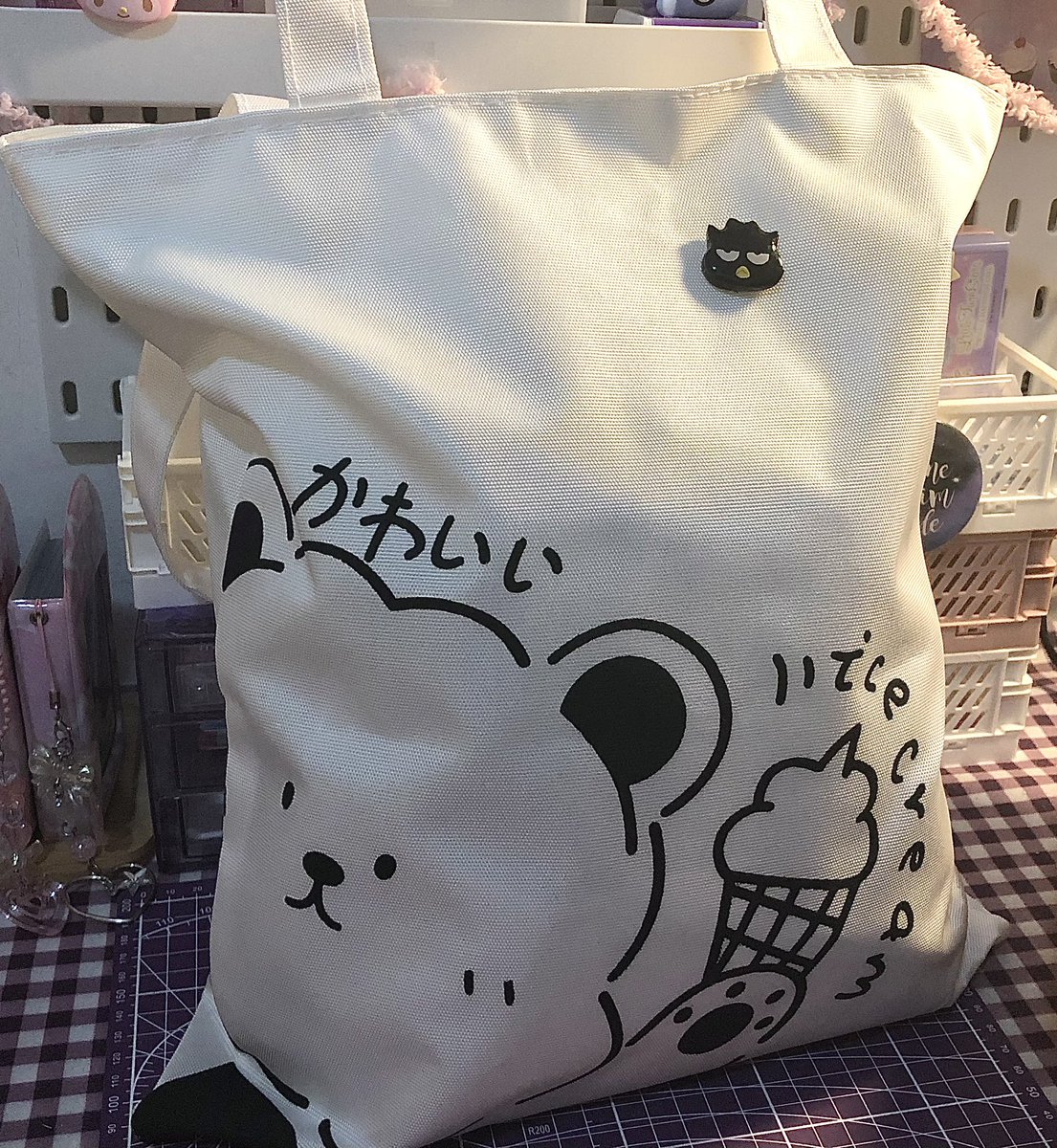 feicartznluv's tweet photo. guyz if nakita nyo itong tote bag with badtz-maru pin ako na yun :p

pls lapitan nyo ako sobrang mahiyain me 😭

see yeeewwww :D https://t.co/sjXuYonSUV