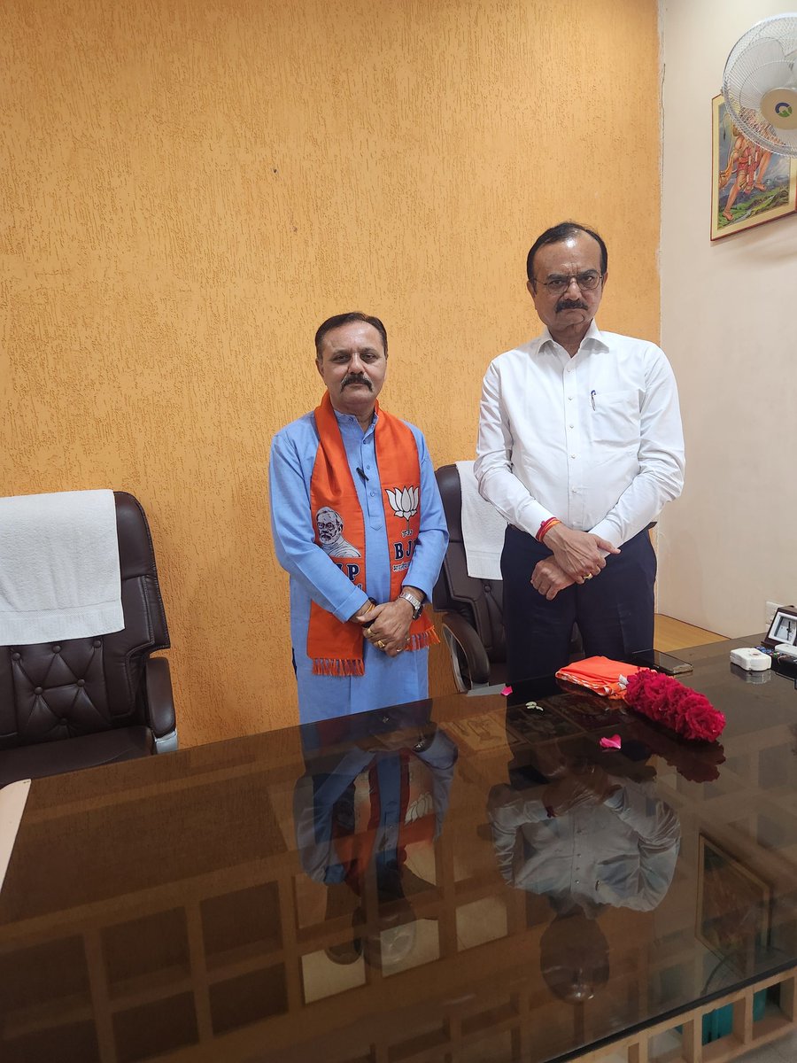 GopalShah24's tweet photo. 👉'ગાંવ ચલો અભિયાન' છોટાઉદેપુર જિ.નો અભ્યાસવર્ગ બોડેલી એપીએમસી ખાતે જિ.અધ્યક્ષ ઉપેન્દ્રભાઈ રાઠવા, મહામંત્રીશ્રીઓ અને પદાધિકારીઓની ઉપસ્થિતિમાં યોજાયો...
@CRPaatil 
@ratnakar273 https://t.co/IkdEZ9NakC