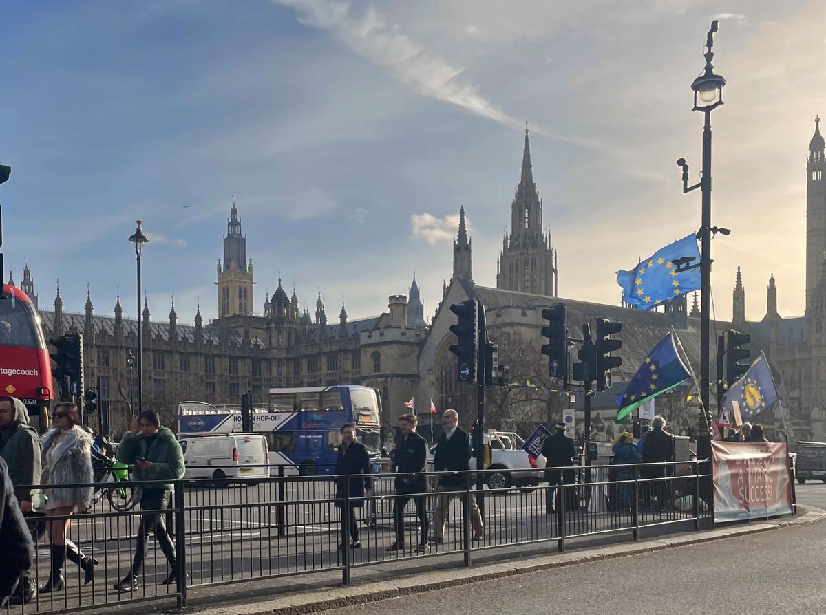 csibike1's tweet photo. If you're in London today, join us for a day of action at Parliament to mark 4 Years of failure since we left the EU.
#RejoinEU is when, not if. It's inevitable!
#Brexit4 #BrexitBrokeBritain
#DeathByBrexit #RejoinEMA to assure medicine supply chain https://t.co/JzDcMGrAGL