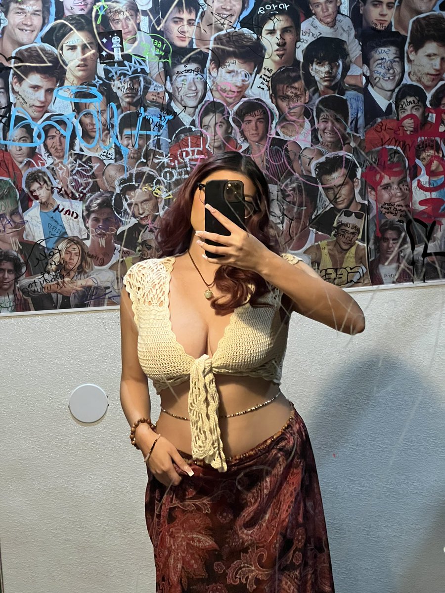 jadetaylorrm's tweet photo. “ you’re the most beautiful woman I’ve ever seen”
This fit is making everyone fall in love tonight 🤭 https://t.co/vrSisK7Jn7