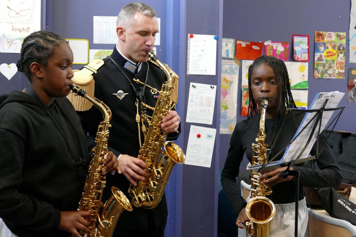 Musique des Transmissions tweet media