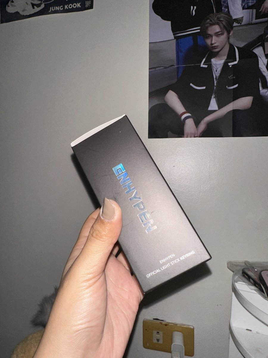 cookiejok's tweet photo. wts lfb ph lf

ONHAND
Enhypen Official Lightstick Keyring
Once used only(pinangpicture lang)

₱600

(steal price) 1k plus to pagbuy ko 🥹

reply mine + enha keyring

- prio payo
- MOP: GCash
- MOD: Shopee CO/j&amp;t
location: mindanao

#cookiejok_onhand https://t.co/vbhh0vvc2p