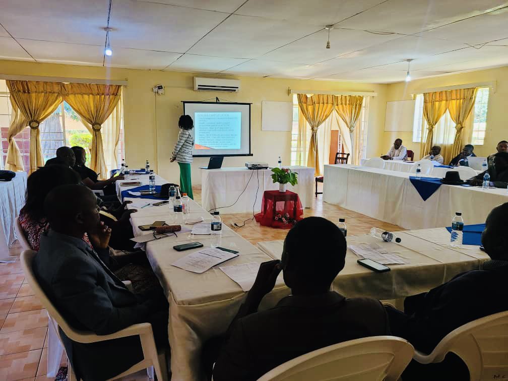 CanEmbZimbabwe's tweet photo. Refugee rights are #humanrights ! 🇨🇦 is a proud partner of @CcjpLilongwe engagement with🇲🇼Minister of Homeland Security, Hon. Dr. Zikhale Ng'oma, chiefs, MPs, Councillors and Department of Refugee Services on efforts to address human rights issues in Dzalekwa Camp. https://t.co/T9ewul9vuh