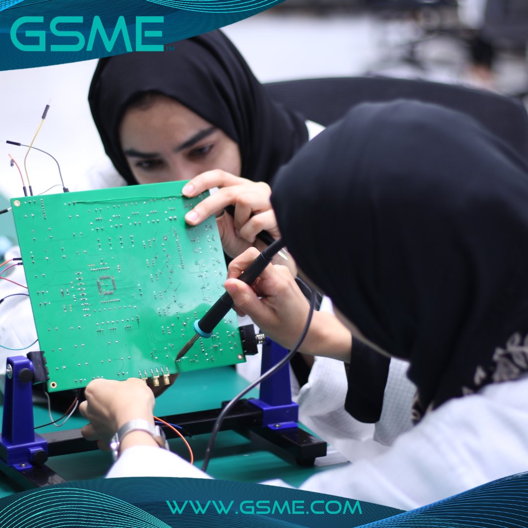 GsmeGlobal's tweet photo. Embarking on a groundbreaking journey as chip testing kicks off for 9 innovative projects in Oman-1 and Oman-2 chips! 6 blocks tested with 100% success, this achievement is a great sign of hope and pride that the local talent is par with international standards in chip design. https://t.co/fl2u4Eiyzk
