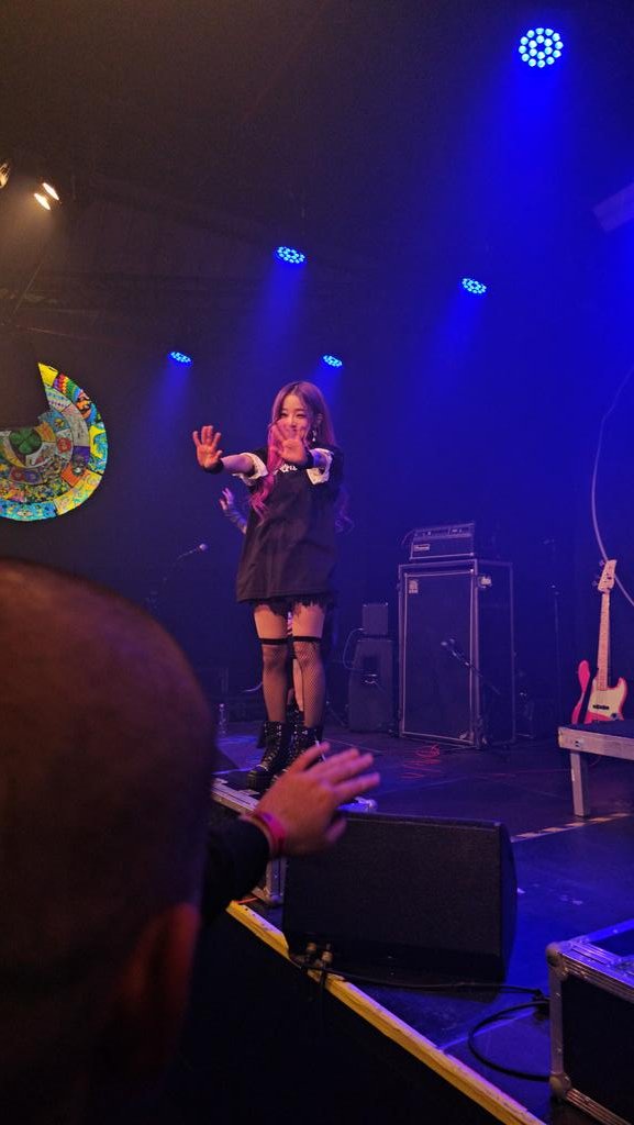 Christycrispy1's tweet image. Take me back😭😭
I have so much pictures help
#rollingquartzincologne
@Rolling_Quartz