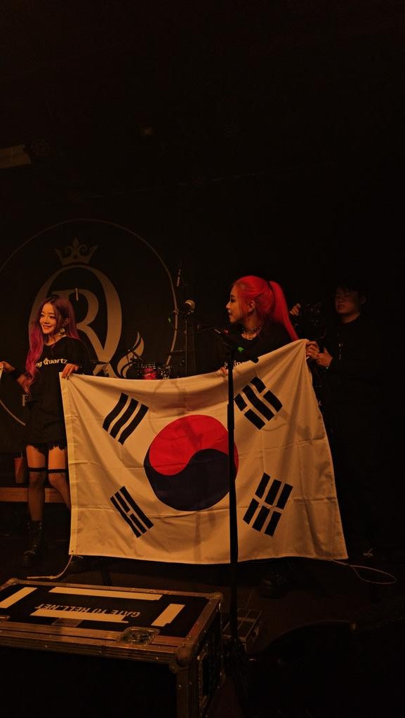 Christycrispy1's tweet image. Take me back😭😭
I have so much pictures help
#rollingquartzincologne
@Rolling_Quartz