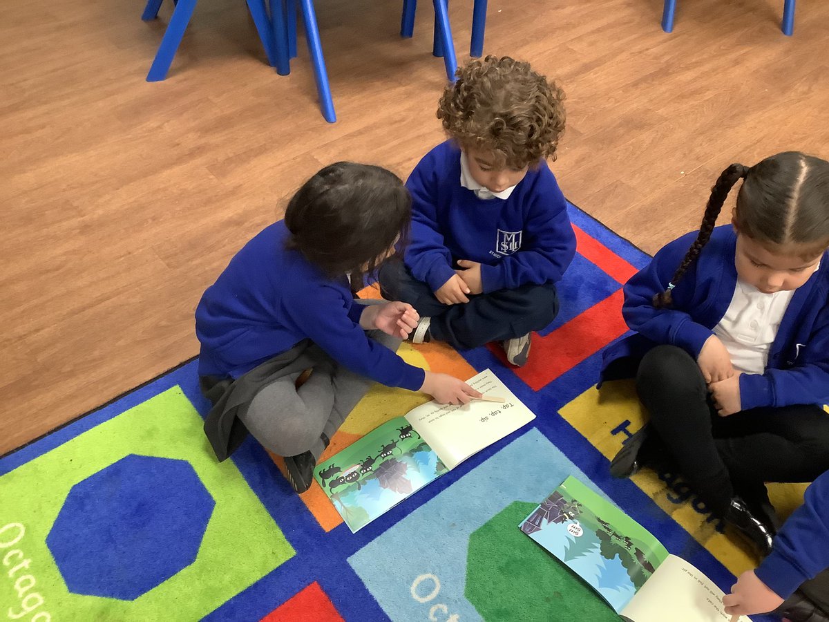 st_michaels_ham's tweet photo. Another excellent paired reading session yesterday! I love seeing the children support one another with their reading. @MonsterPhonics #SMITHPhonics #SMITHReading 📖📚 https://t.co/v4oNyBIUSJ