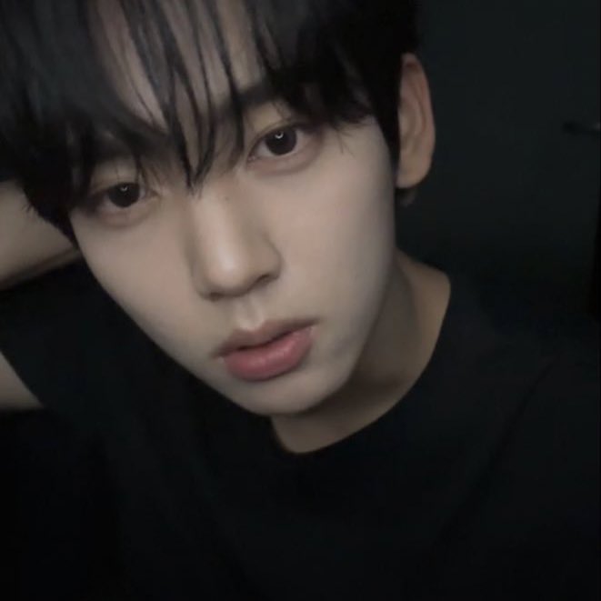 imlivein_hb's tweet photo. 지금 유진이가 라방에서

대학 선배미                                딩초미를
동시에 말아주고 있다고... 진짜 쓰러지기 직전임
#뽀돌이옴 #한유진 https://t.co/pfK7cZUSWc