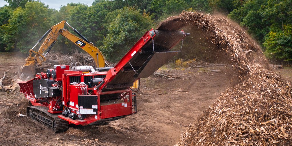 Bandit Industries announces a new Hammermill horizontal grinder!...tinyurl.com/2uusm24c #Bandit #HM6420hammermillgrinder #grinder #Caterpillar #mill #forestry #ifi_news