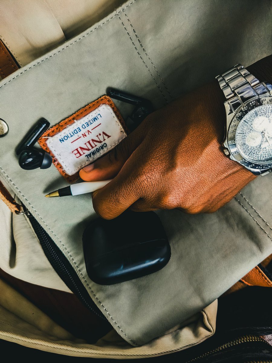 iaamblesser's tweet photo. 31/366
#Teampixel ๐ธ
#collectionwatch
#oraimo https://t.co/RzrPXDRSkj