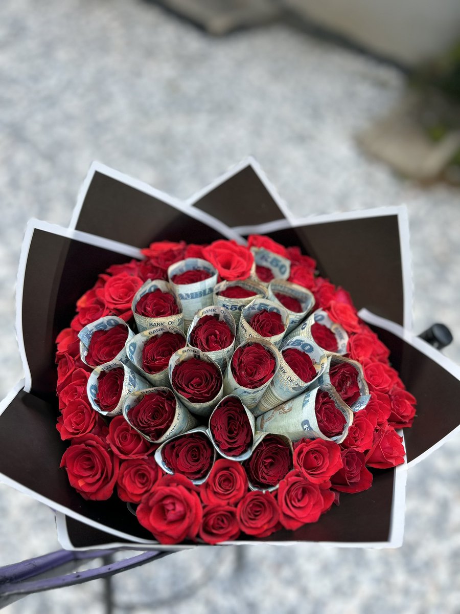 Candysgifts11's tweet photo. Birthday money bouquet, for orders call us on 0977420540 https://t.co/aLHEcBPIFF