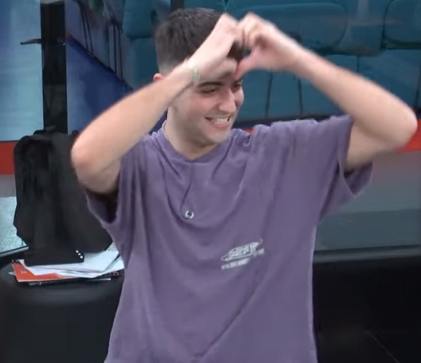 abro hilo de Juanjo siendo un solecito, porque es lo que es él <3 #OTDirecto31E #JuanjoTeQueremos