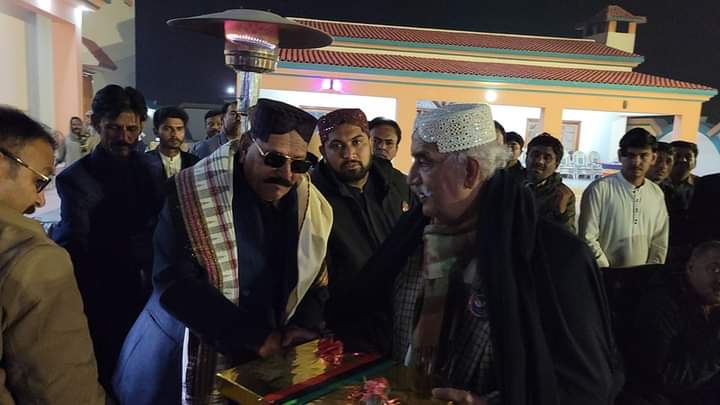 hydarali091's tweet photo. سکھر ڈھنڈی پاکستان پیپلز پارٹی کہ مرکزی رہنما نامزد امیدوار #NA201 @S_KhursheedShah جام اکرام اللہ دھاریجو نامزد امیدوار پی ایس 22،ڈسٹرکٹ چیئرمین سید کمیل حیدر شاھ،اور دیگر معزز مہمانوں کے مان میں سید امام علی نے اپنے فلڈھو گیسٹ ہاؤس بکار میں ایک شاندار مچ کچھری کا اہتمام کیا گیا https://t.co/6iyYphrkiX