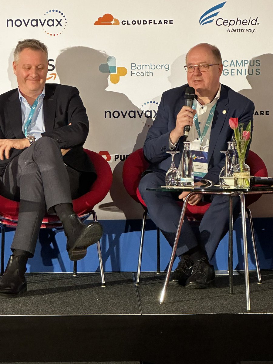 MirjamBauer's tweet image. #DACHHIS Podium #digitaleTransformation: 
Dr Gocke wünsche sich in 🇩🇪 viel mehr digitale Erstkontakte für Patienten (sowohl in Arztpraxen als auch im Krankenhaus oder Notfallambulanz). Die bisherigen Strukturen sind aufgrund von Abrechnungsmodalitäten entstanden
@BambergHealth