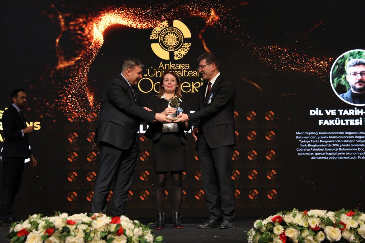 Fakültelerimizde yapmış oldukları başarılı çalışmalarından dolayı dereceye giren akademisyenlerimize ödüllerini takdim ettik. Tüm akademisyenlerimizi tebrik ediyor, başarılarının devamını diliyorum. 

Dil ve Tarih-Coğrafya Fakültesinde [<a href="/AU_DtcfResmi/">Dil ve Tarih-Coğrafya Fakültesi</a>] dereceye giren
